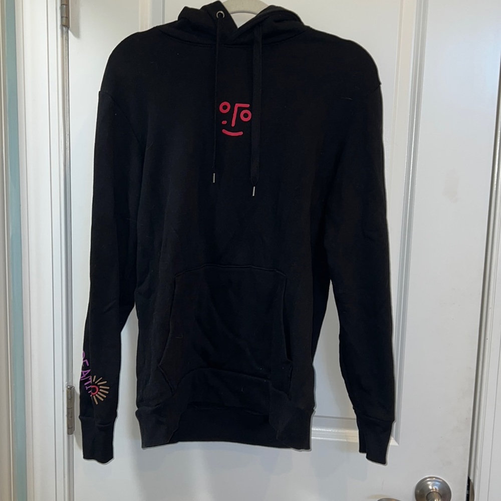 men’s sweatshirt